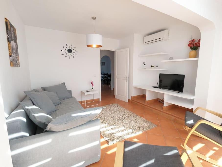 Bella Brisa, Port D'Addaia Apartamento Exterior foto